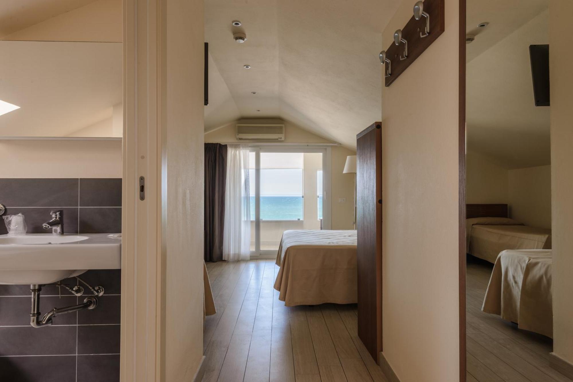 Hotel Aurea Bellaria-Igea Marina Buitenkant foto